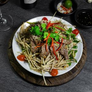 Gỏi Bò Khoai Môn 